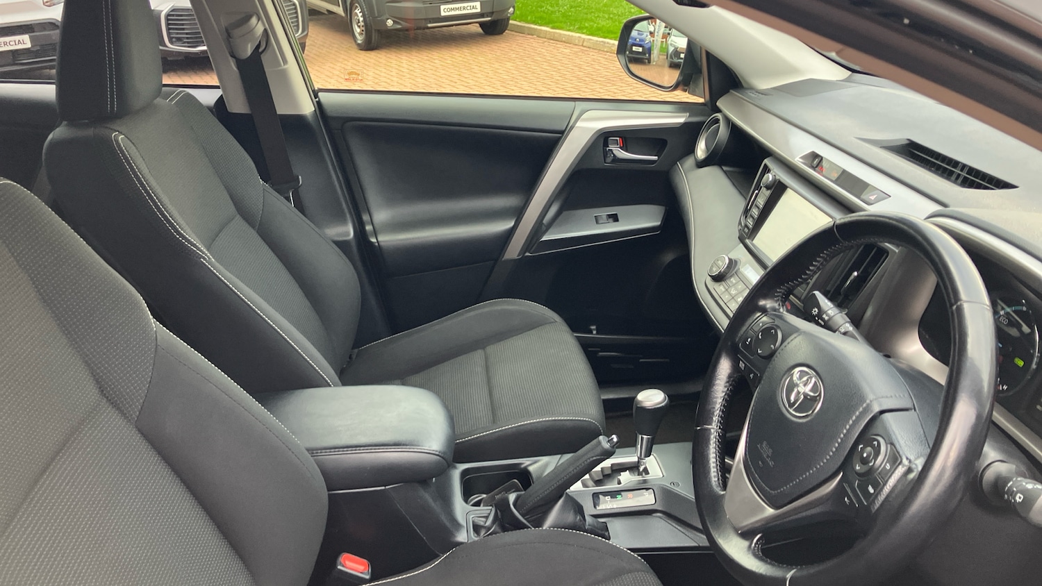 Used Toyota RAV4 2017 for sale - 76157722: Photo 11