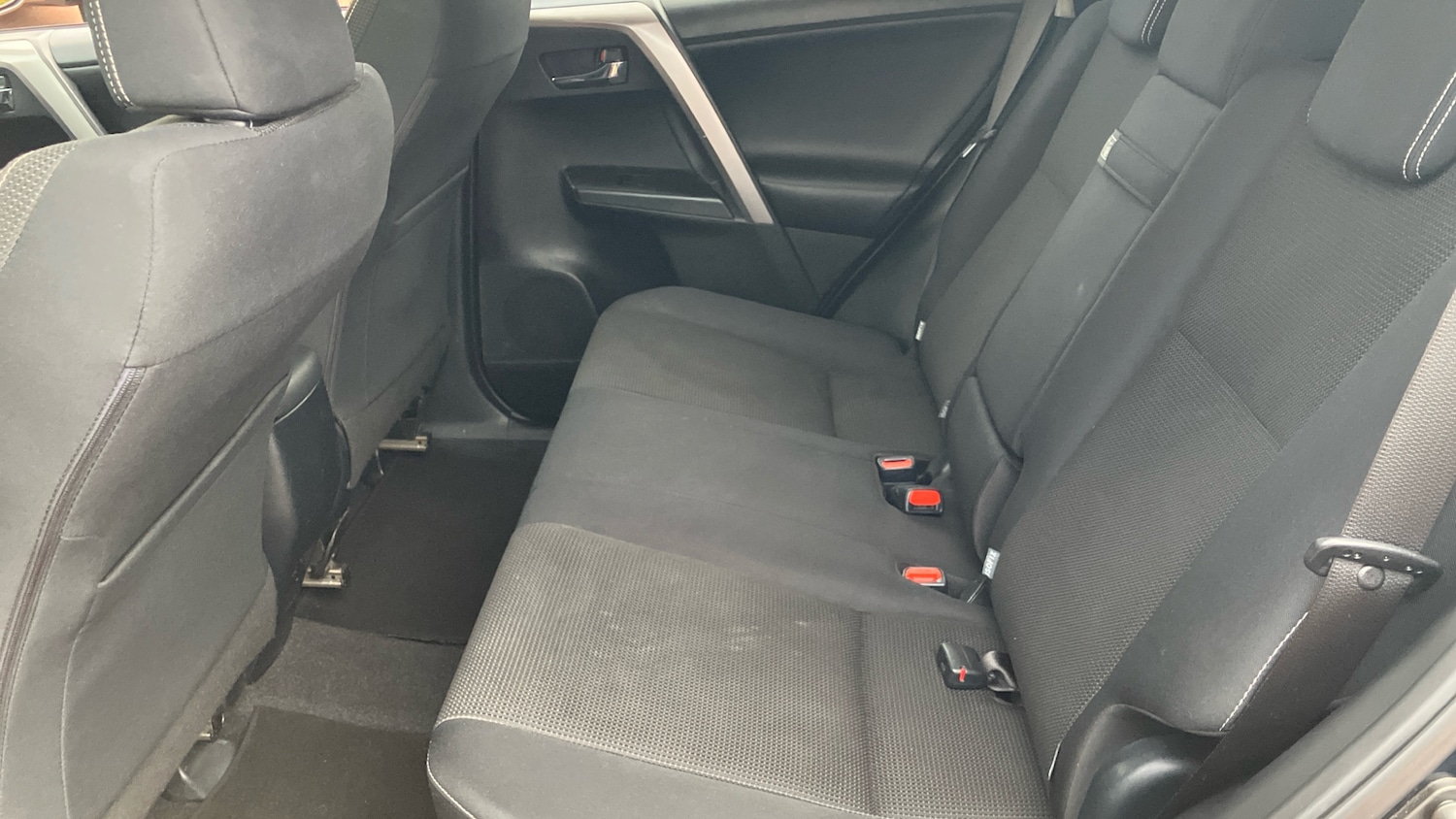 Used Toyota RAV4 2017 for sale - 76157722: Photo 13