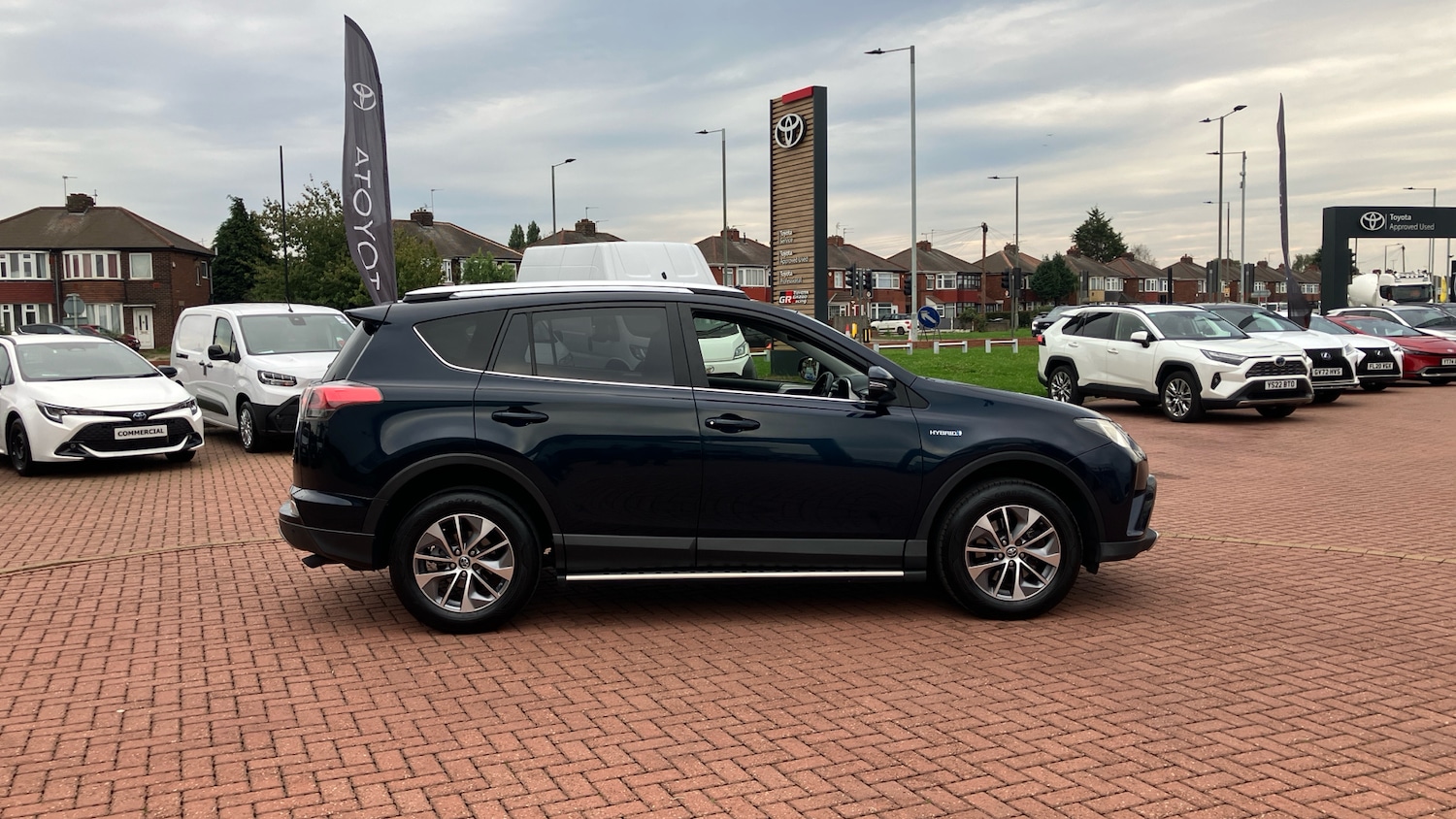 Used Toyota RAV4 2017 for sale - 76157722: Photo 16