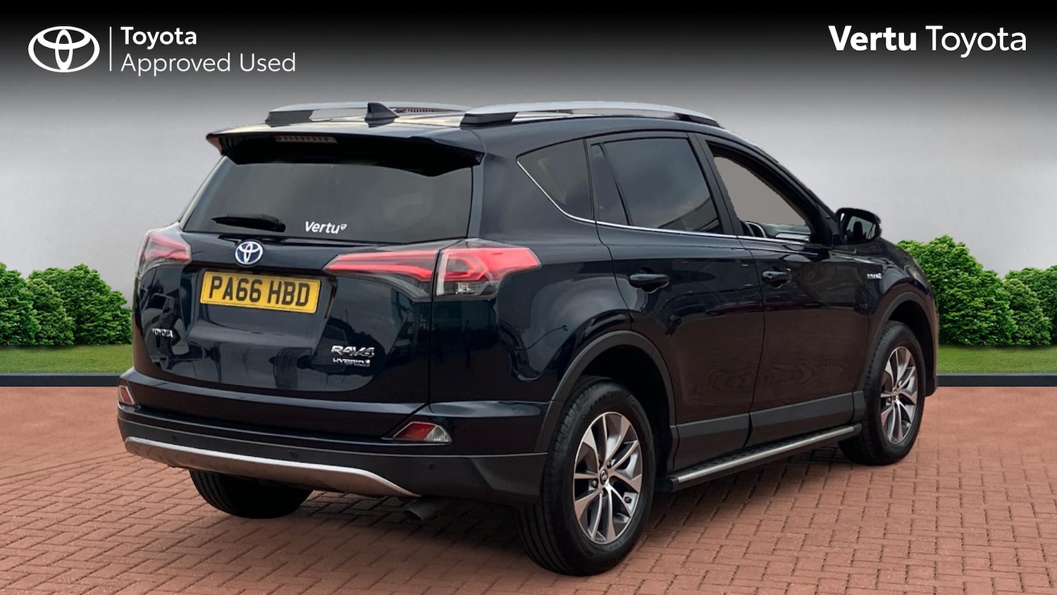Used Toyota RAV4 2017 for sale - 76157722: Photo 2