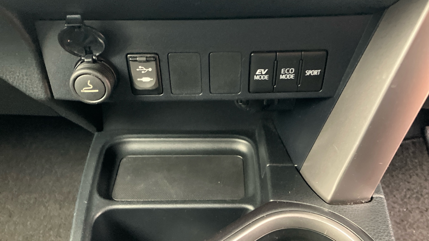 Used Toyota RAV4 2017 for sale - 76157722: Photo 35