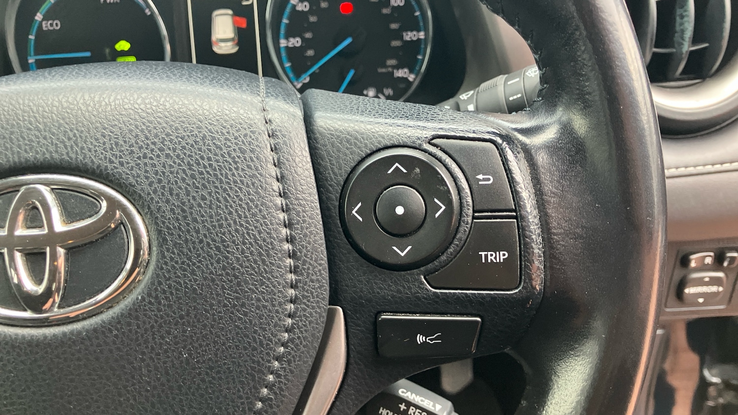Used Toyota RAV4 2017 for sale - 76157722: Photo 38