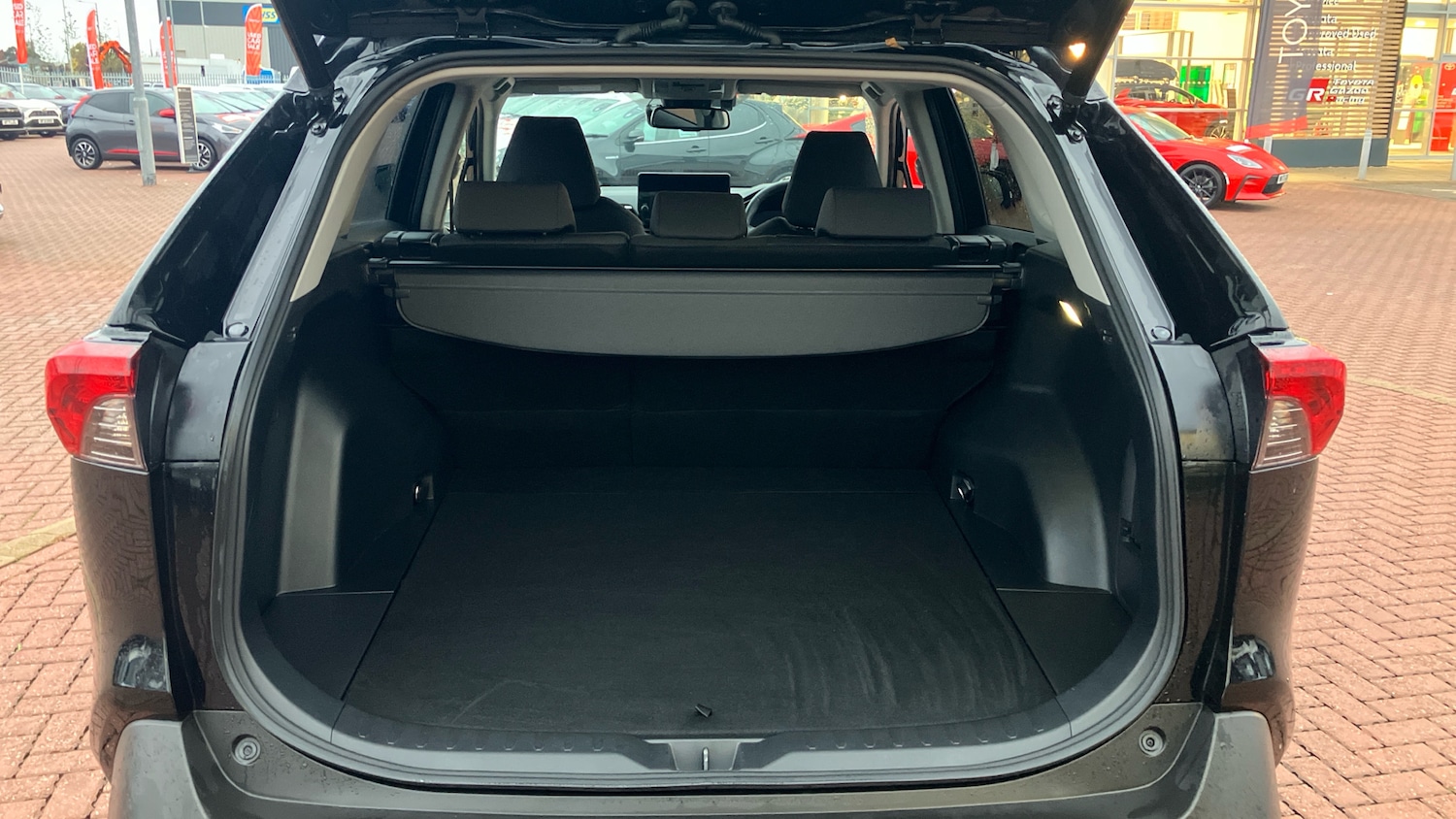 Used Toyota RAV4 2023 for sale - 76693186: Photo 14