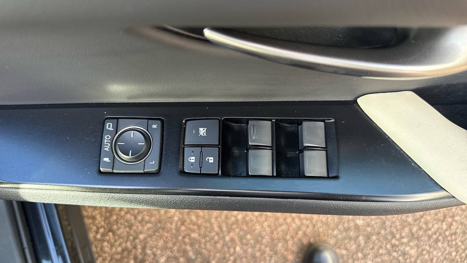 Used Lexus UX 2024 for sale - 77641243: Photo 31