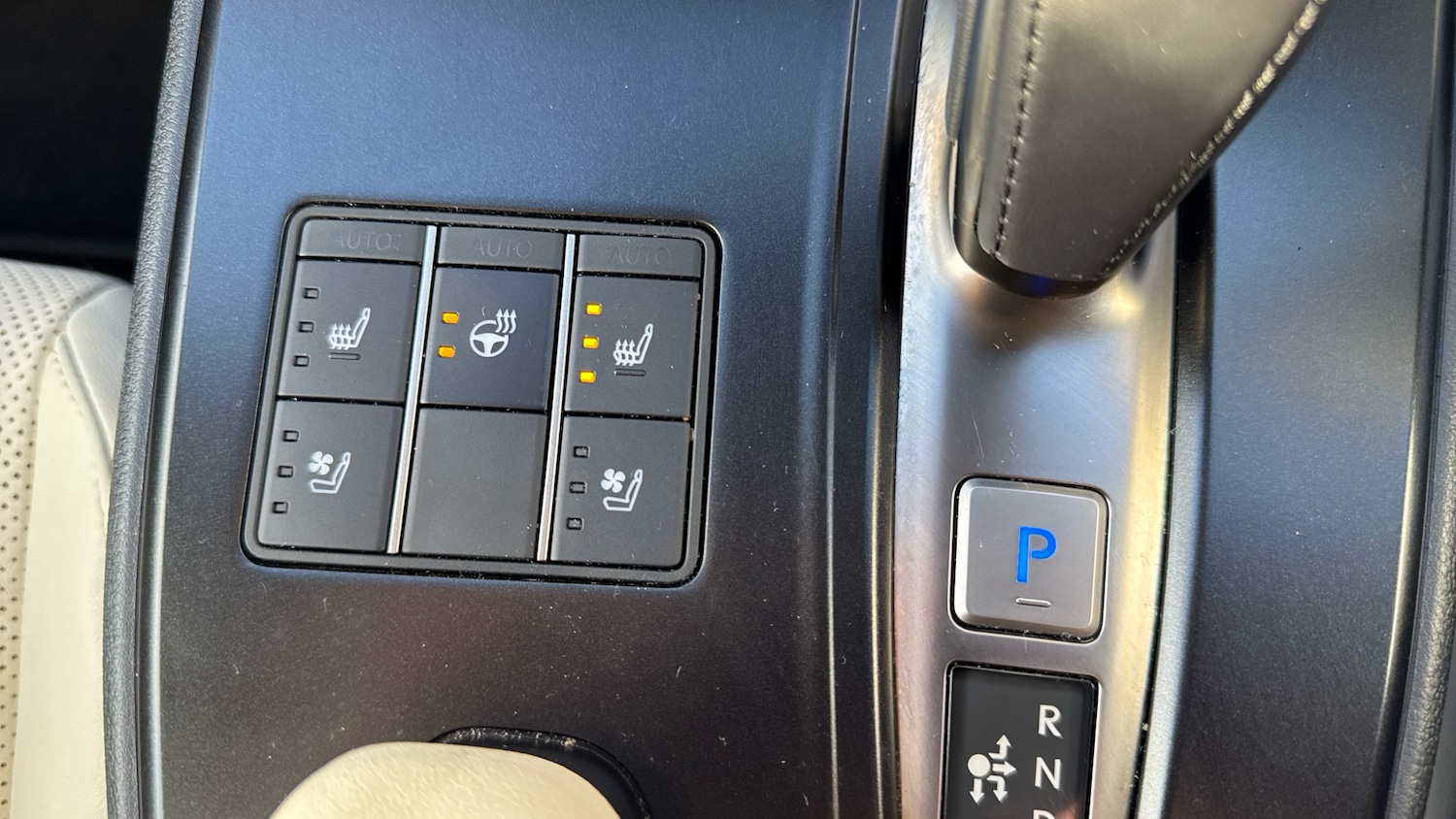 Used Lexus UX 2024 for sale - 77641243: Photo 36