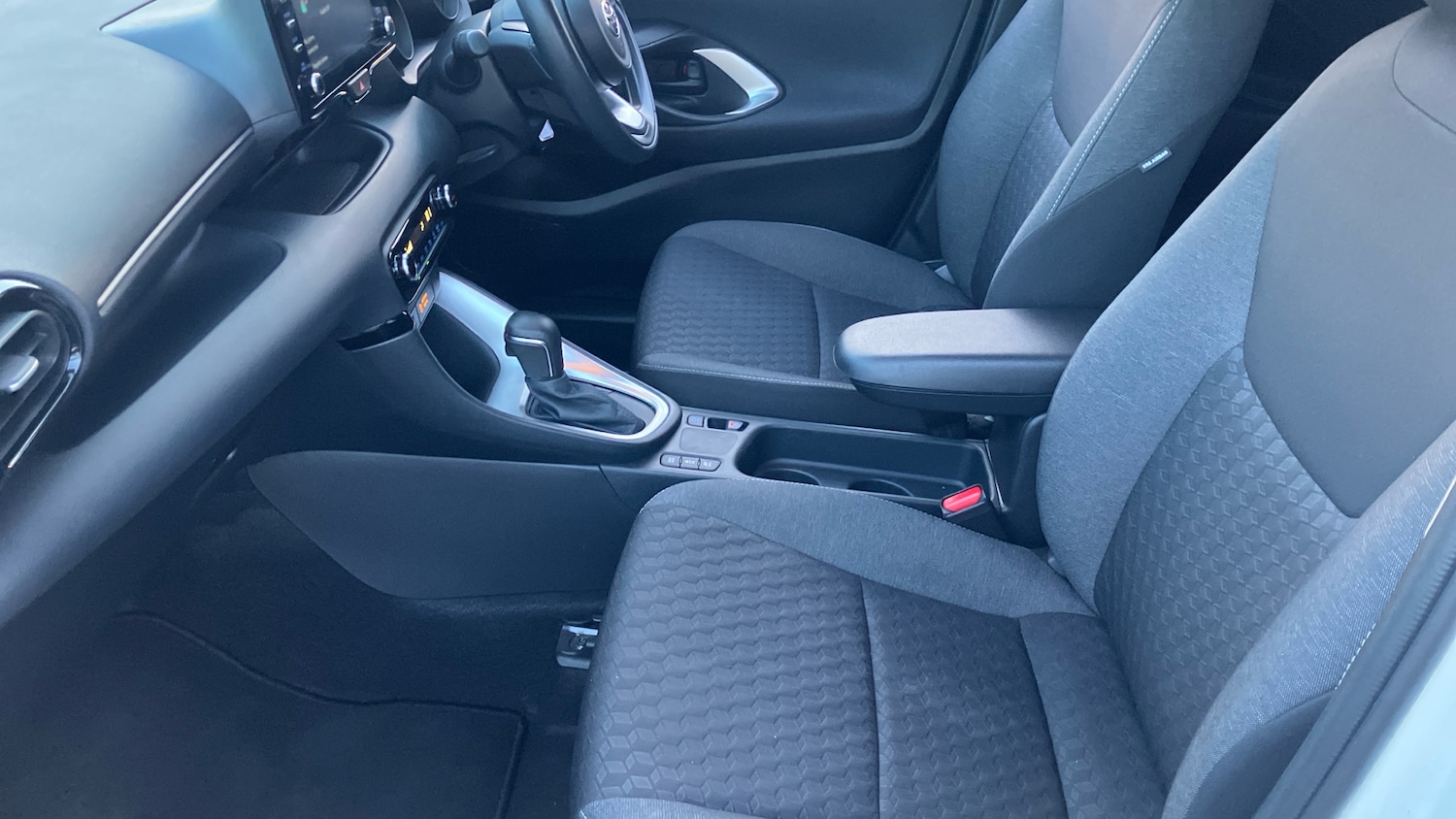 Used Toyota Yaris 2022 for sale - 77271287: Photo 10