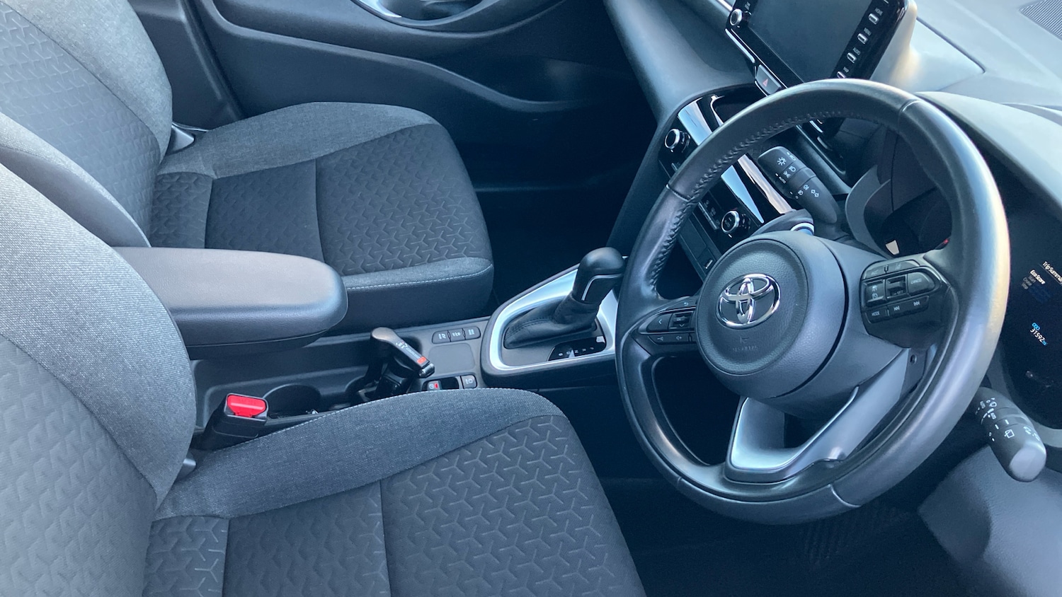 Used Toyota Yaris Cross 2022 for sale - 76384236: Photo 11