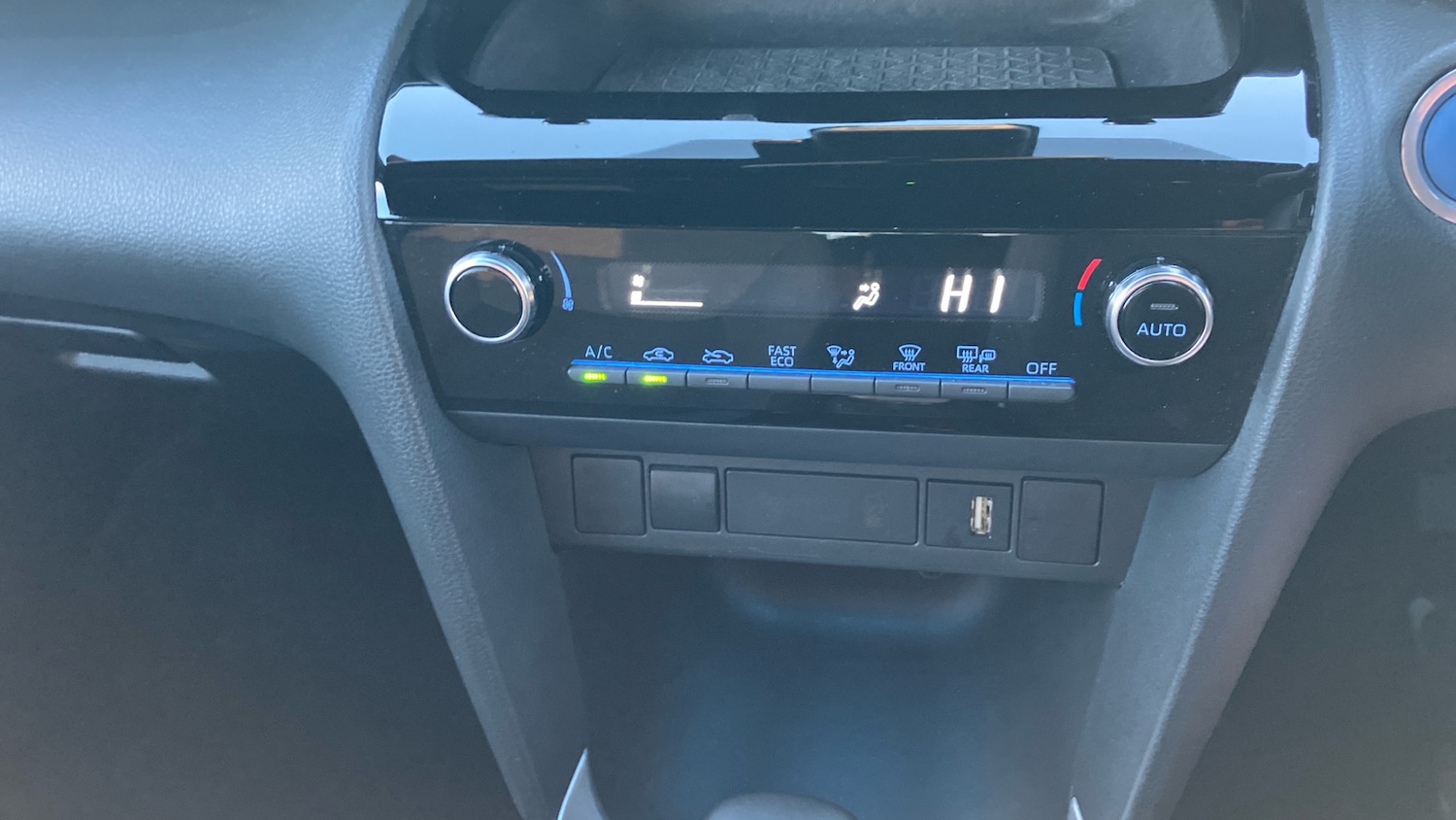 Used Toyota Yaris Cross 2022 for sale - 76384236: Photo 42