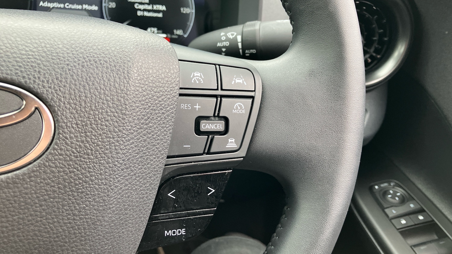 Used Toyota C-HR 2025 for sale - 78108136: Photo 29