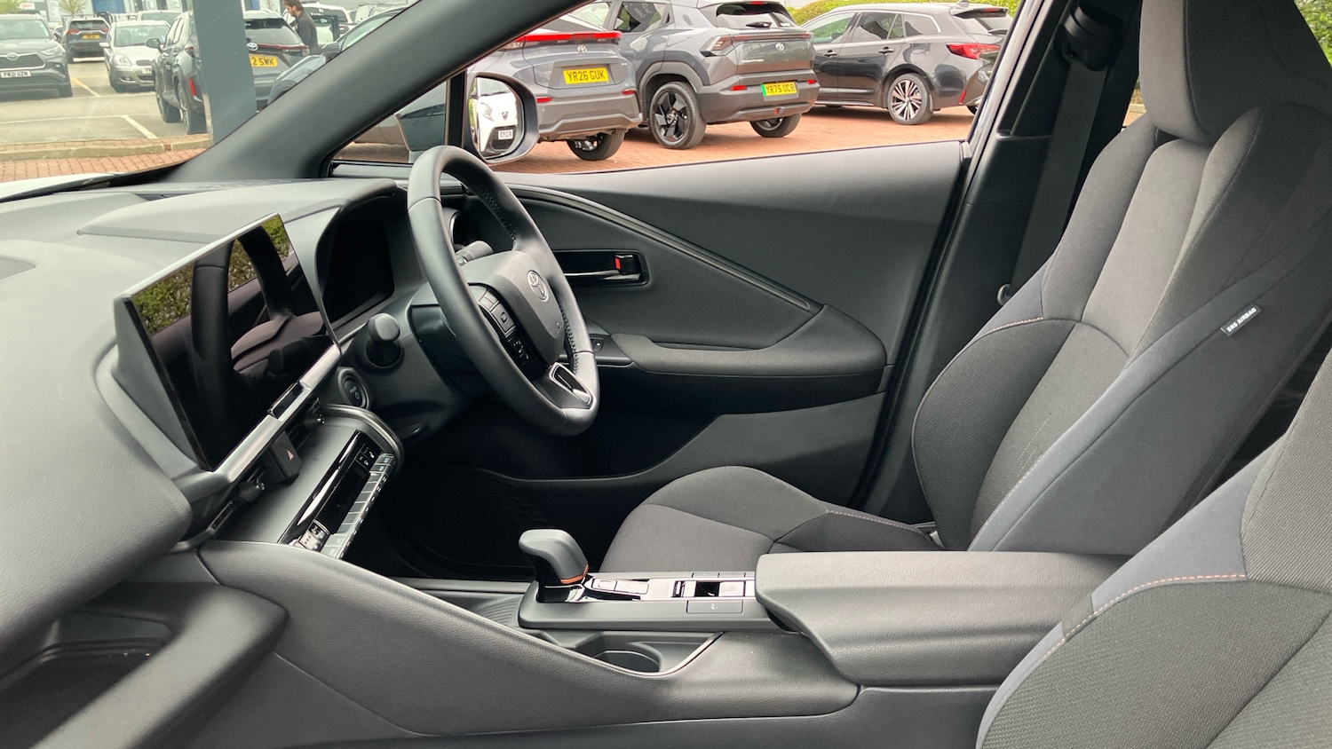 Used Toyota C-HR 2025 for sale - 78108136: Photo 5