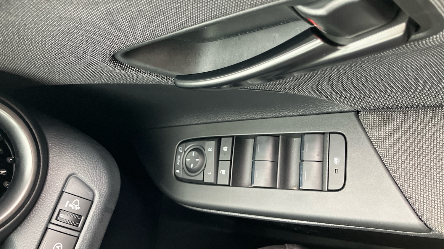 Used Toyota C-HR 2025 for sale - 78108136: Photo 54