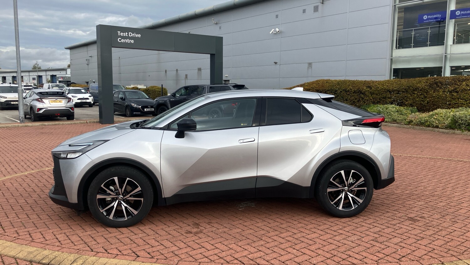 Used Toyota C-HR 2025 for sale - 76196311: Photo 17