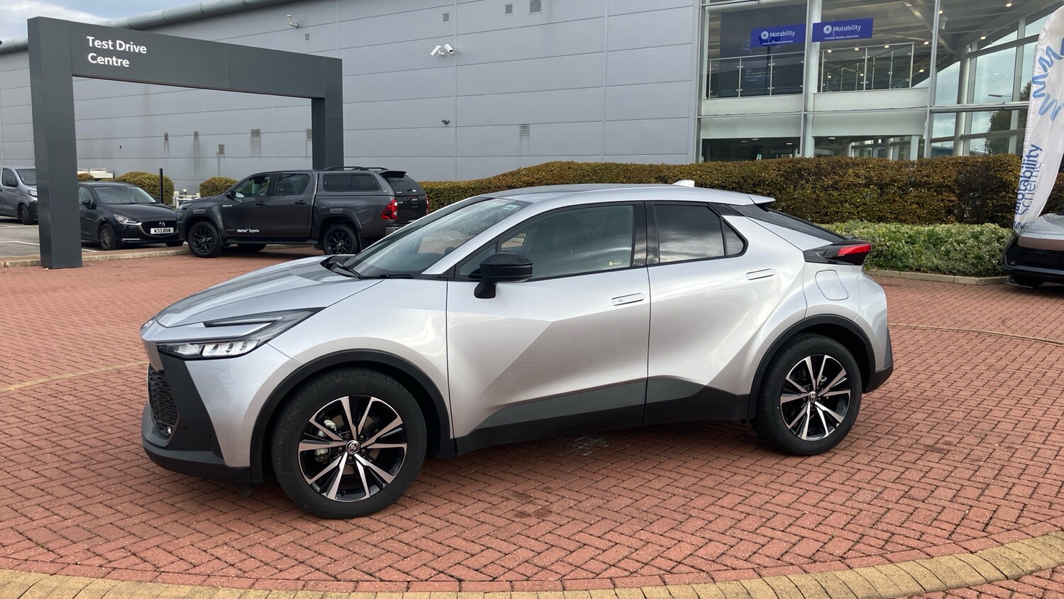 Used Toyota C-HR 2025 for sale - 76196311: Photo 34