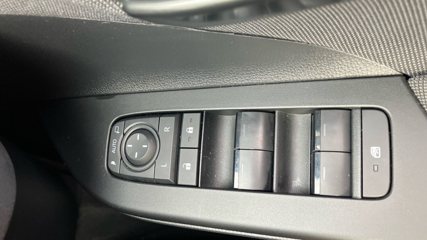 Used Toyota C-HR 2025 for sale - 76196311: Photo 39