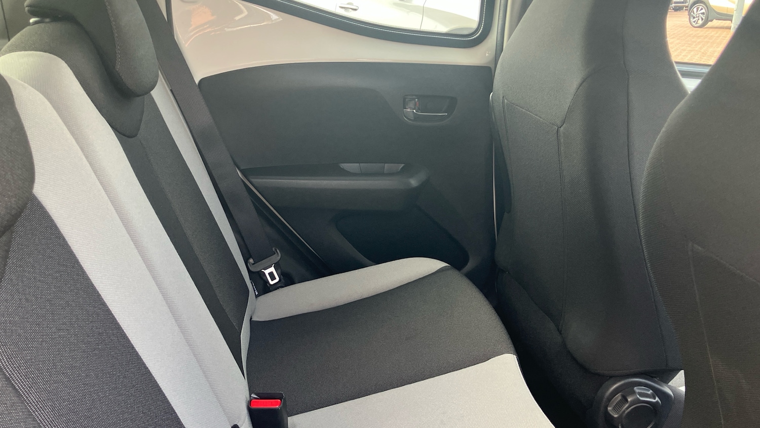 Used Toyota AYGO 2017 for sale - 78067353: Photo 12