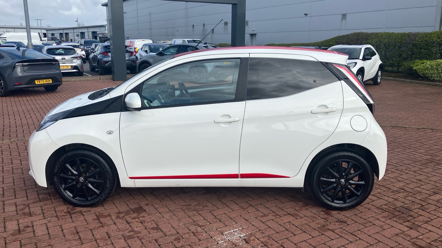 Used Toyota AYGO 2017 for sale - 78067353: Photo 30