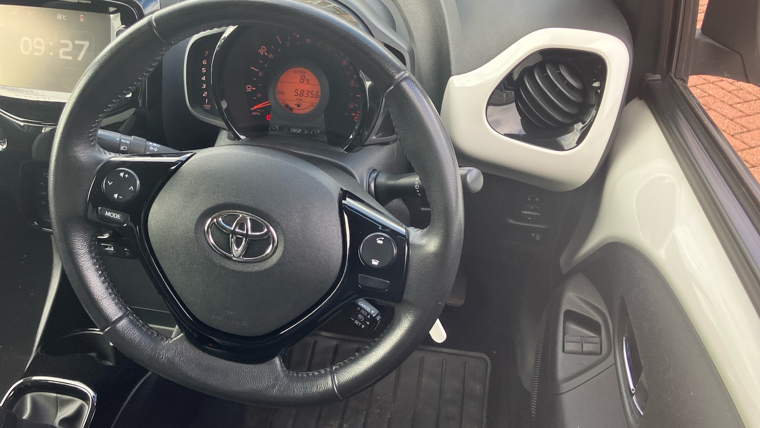 Used Toyota AYGO 2017 for sale - 78067353: Photo 8
