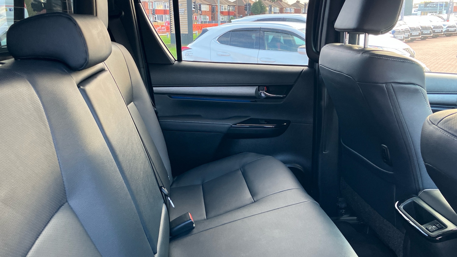 Used Toyota Hilux 2025 for sale - 76332732: Photo 12