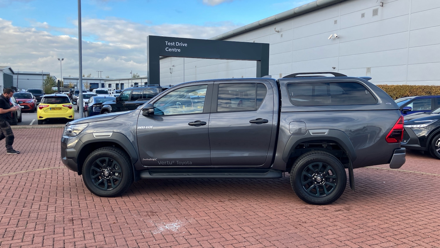 Used Toyota Hilux 2025 for sale - 76332732: Photo 17