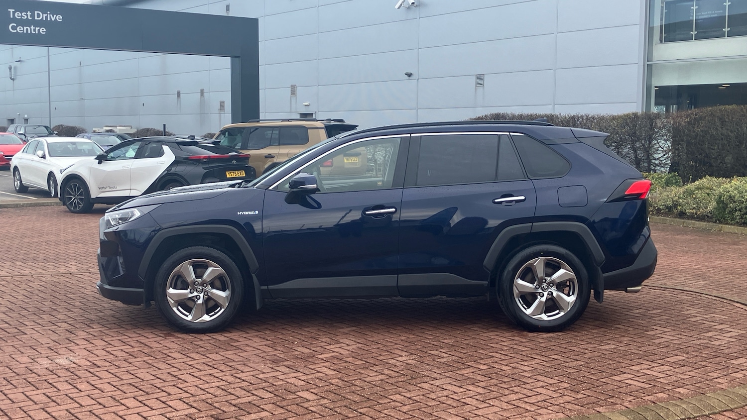 Used Toyota RAV4 2019 for sale - 77996935: Photo 17