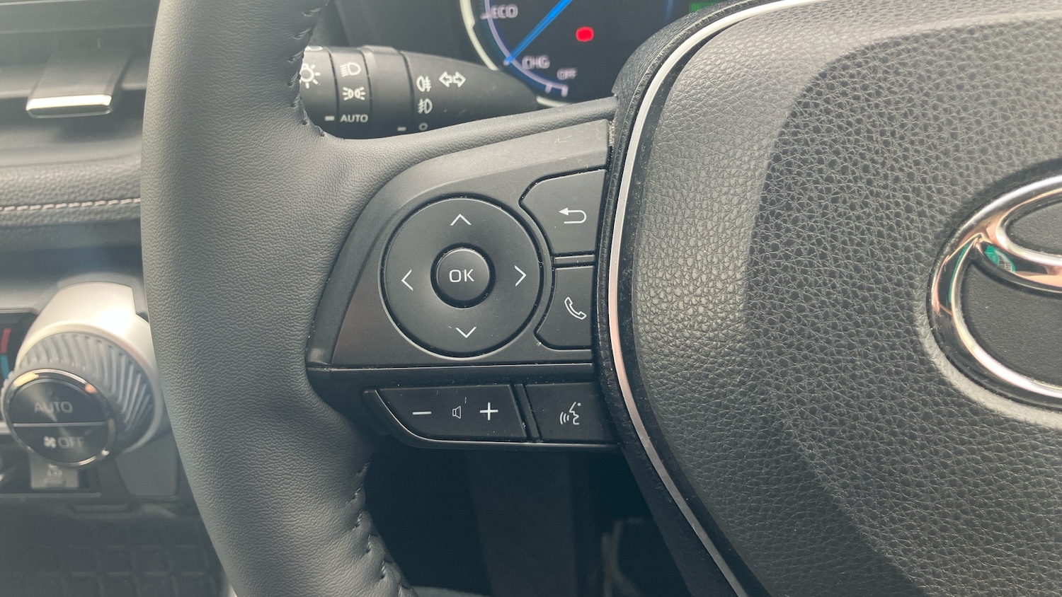 Used Toyota RAV4 2019 for sale - 77996935: Photo 42