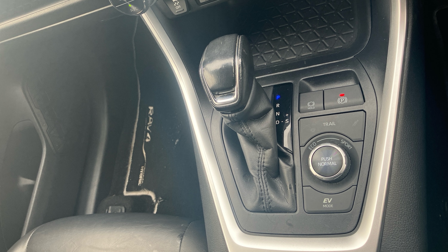 Used Toyota RAV4 2019 for sale - 77996935: Photo 45