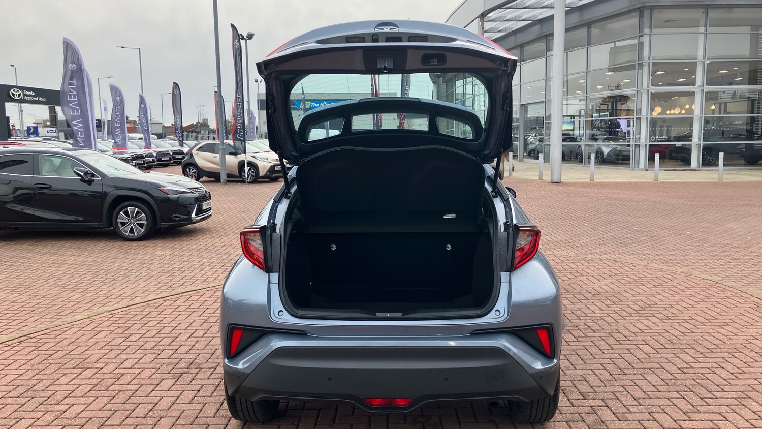 Used Toyota C-HR 2023 for sale - 78015107: Photo 34