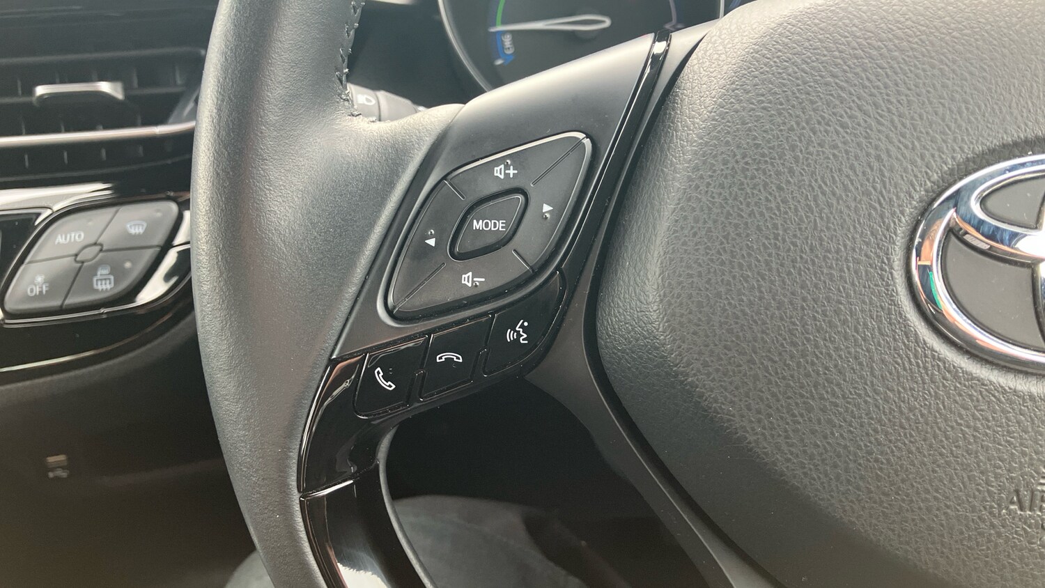 Used Toyota C-HR 2023 for sale - 78015107: Photo 44