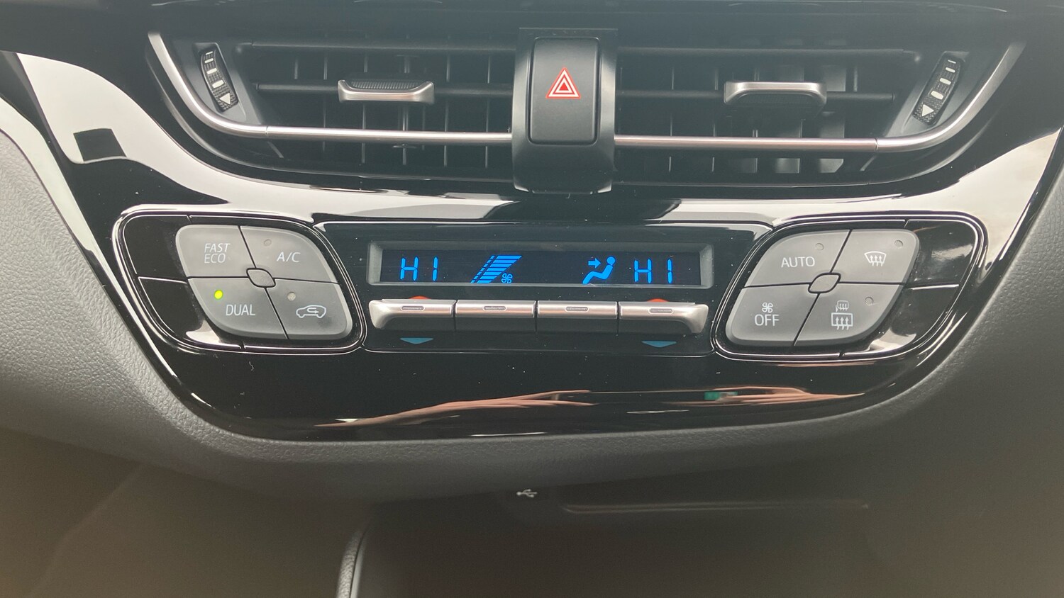 Used Toyota C-HR 2023 for sale - 78015107: Photo 48