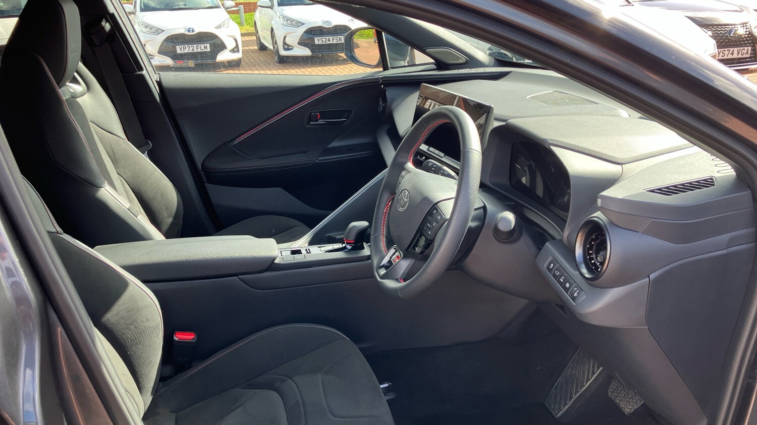 Used Toyota C-HR 2024 for sale - 78162338: Photo 11