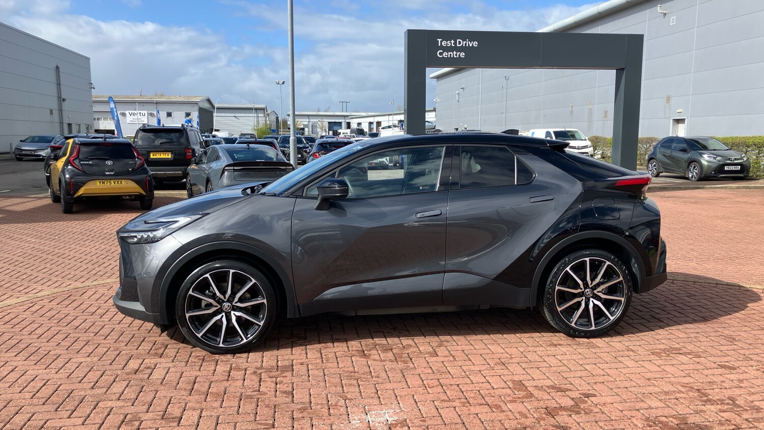 Used Toyota C-HR 2024 for sale - 78162338: Photo 33