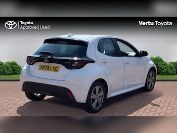 Used Toyota Yaris 2024 for sale - 79491206: Photo