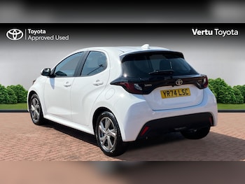 Used Toyota Yaris 2024 for sale - 79491206: Photo