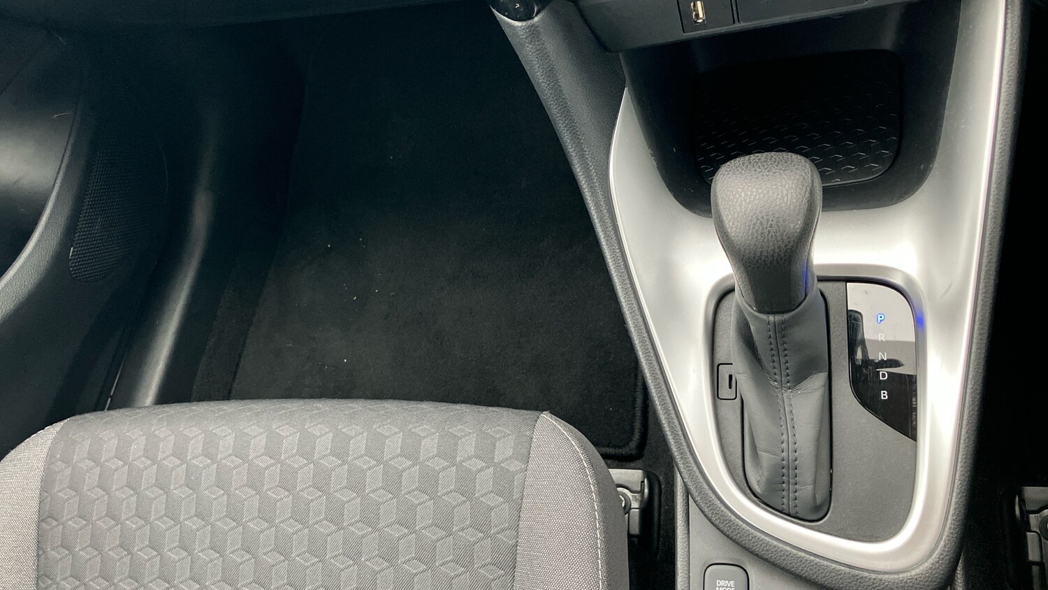 Used Toyota Yaris 2023 for sale - 77616627: Photo 40