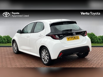 Used Toyota Yaris 2023 for sale - 77616627: Photo