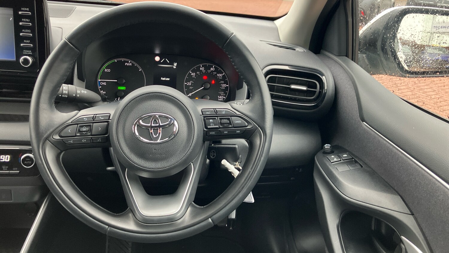 Used Toyota Yaris 2023 for sale - 77616627: Photo 8