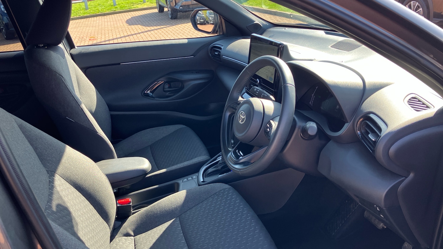 Used Toyota Yaris Cross 2025 for sale - 77950319: Photo 11