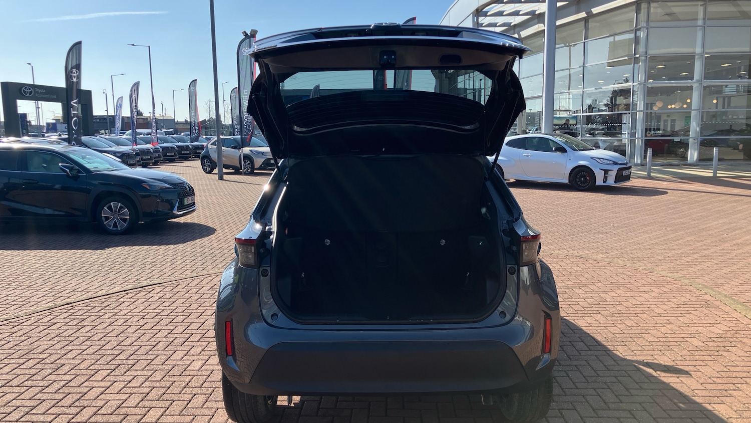 Used Toyota Yaris Cross 2025 for sale - 77950319: Photo 35