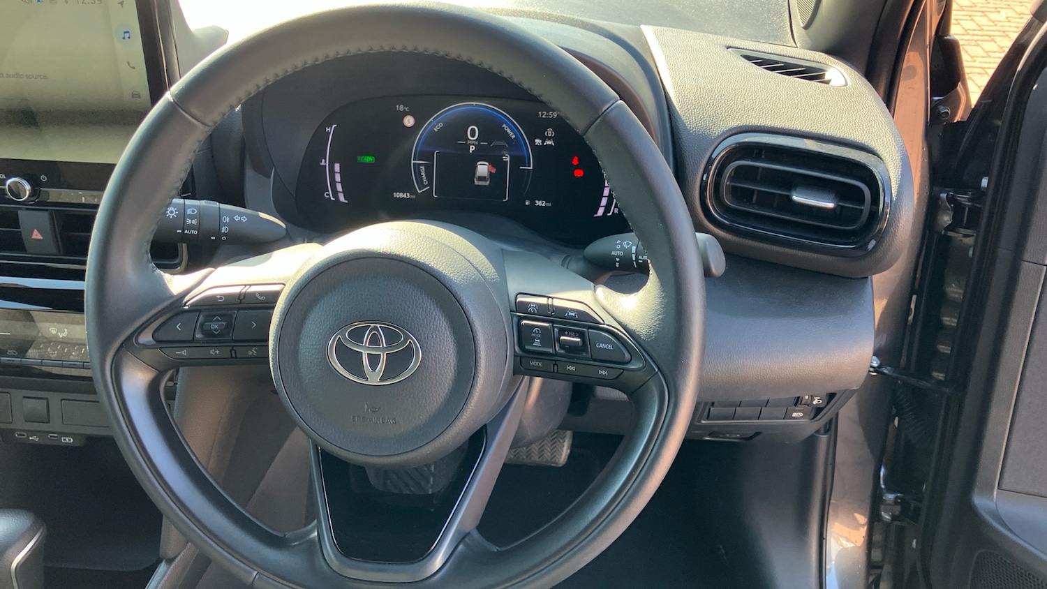 Used Toyota Yaris Cross 2025 for sale - 77950319: Photo 8