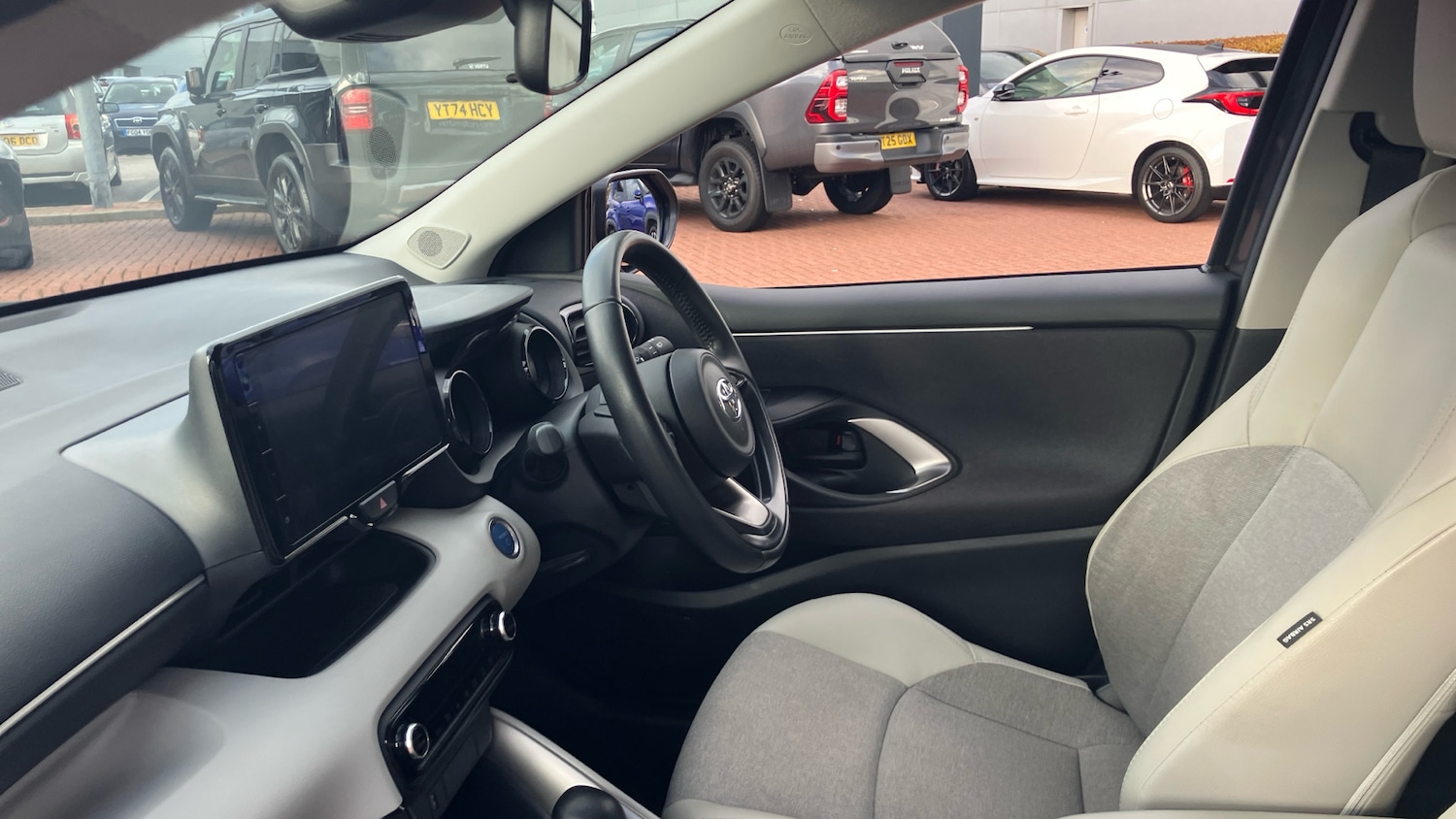Used Toyota Yaris 2023 for sale - 76382531: Photo 10