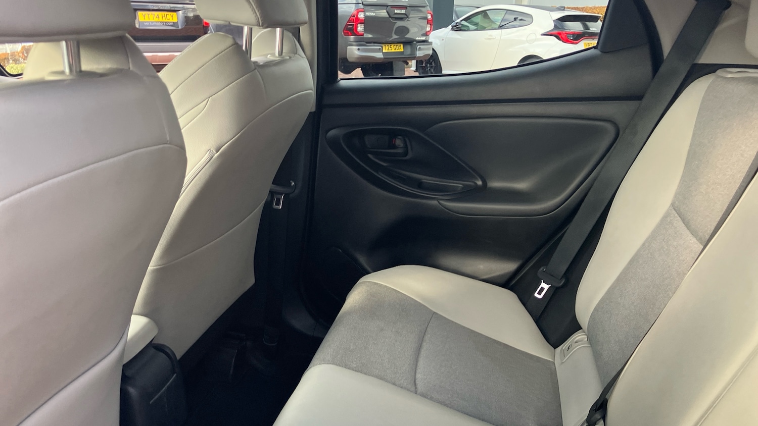 Used Toyota Yaris 2023 for sale - 76382531: Photo 13