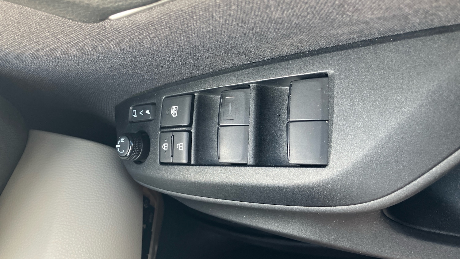 Used Toyota Yaris 2023 for sale - 76382531: Photo 40