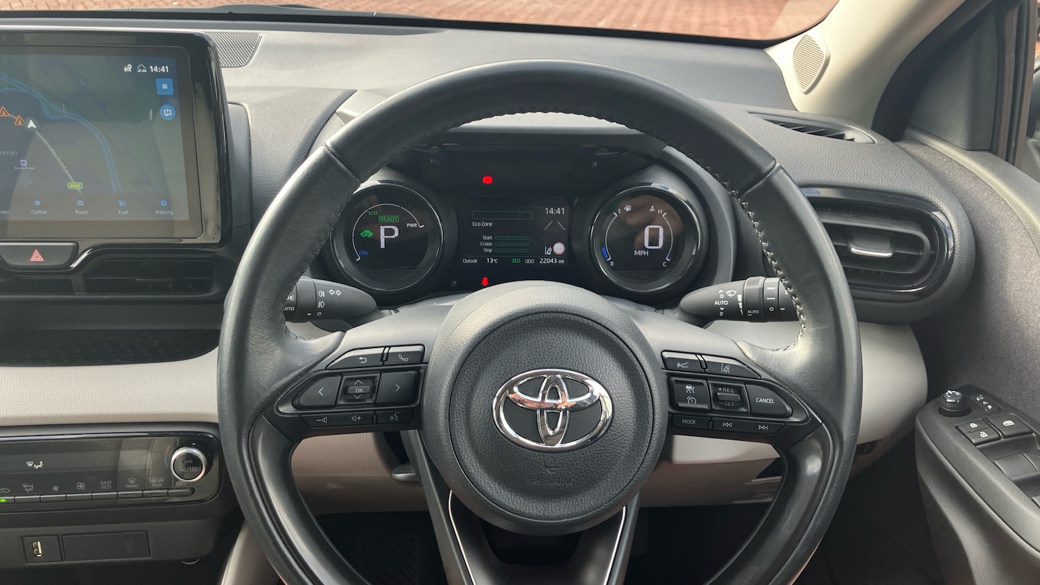 Used Toyota Yaris 2023 for sale - 76382531: Photo 8