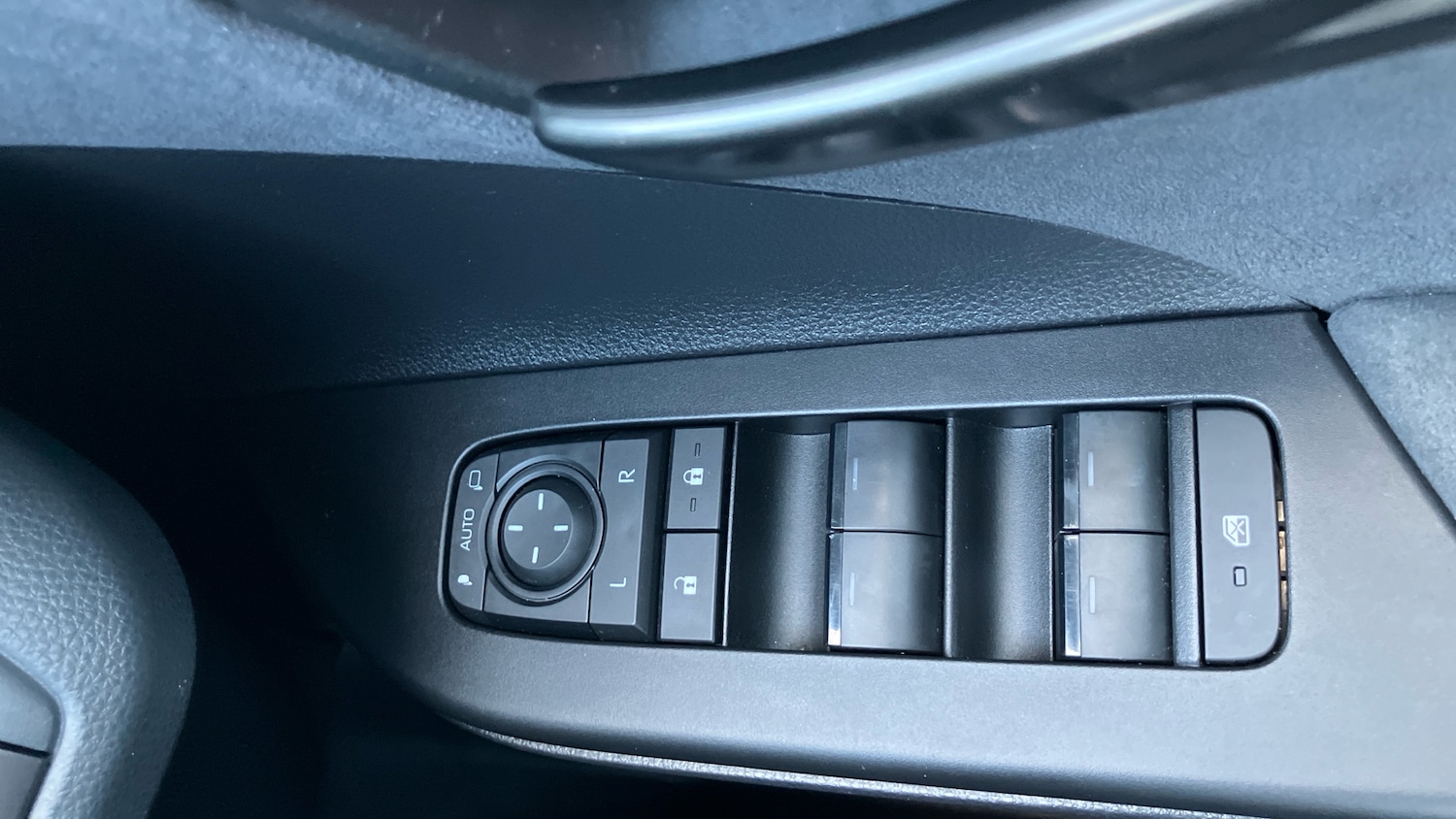 Used Toyota C-HR 2024 for sale - 77595154: Photo 40