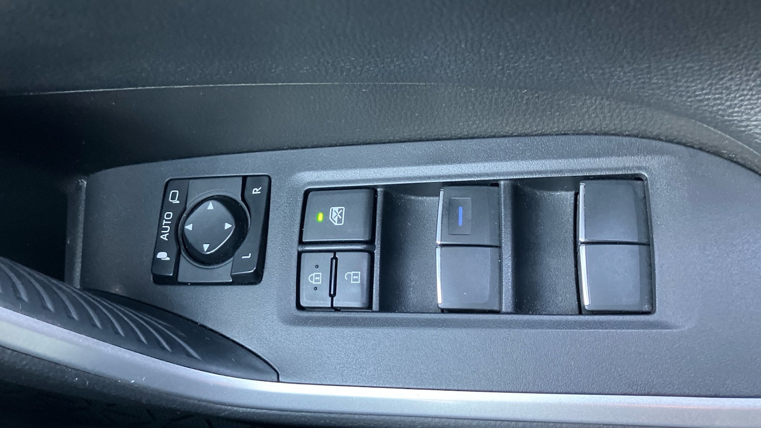 Used Toyota RAV4 2020 for sale - 77220698: Photo 40