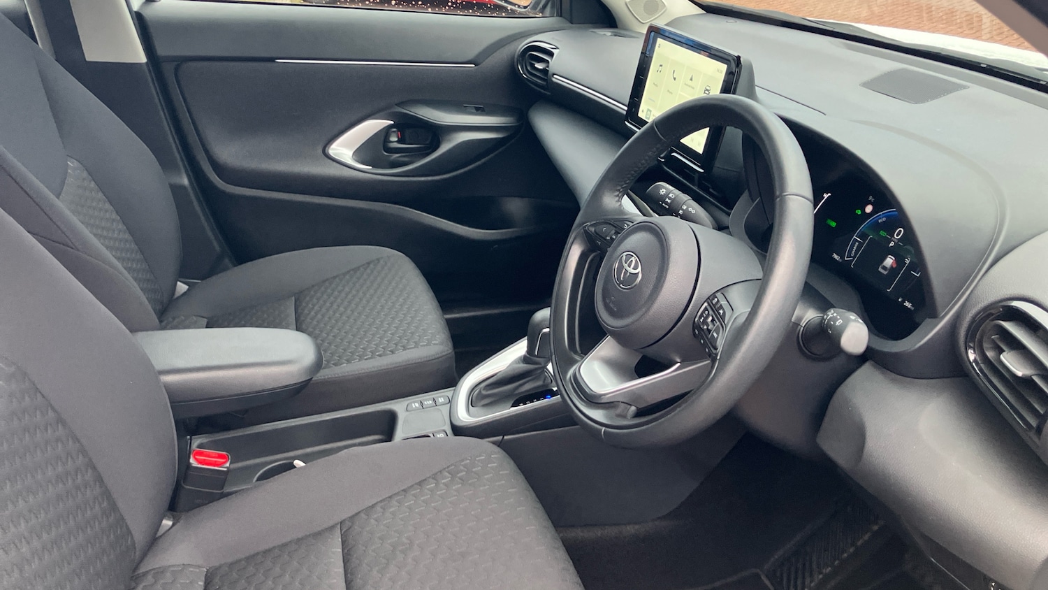 Used Toyota Yaris Cross 2024 for sale - 76980772: Photo 11