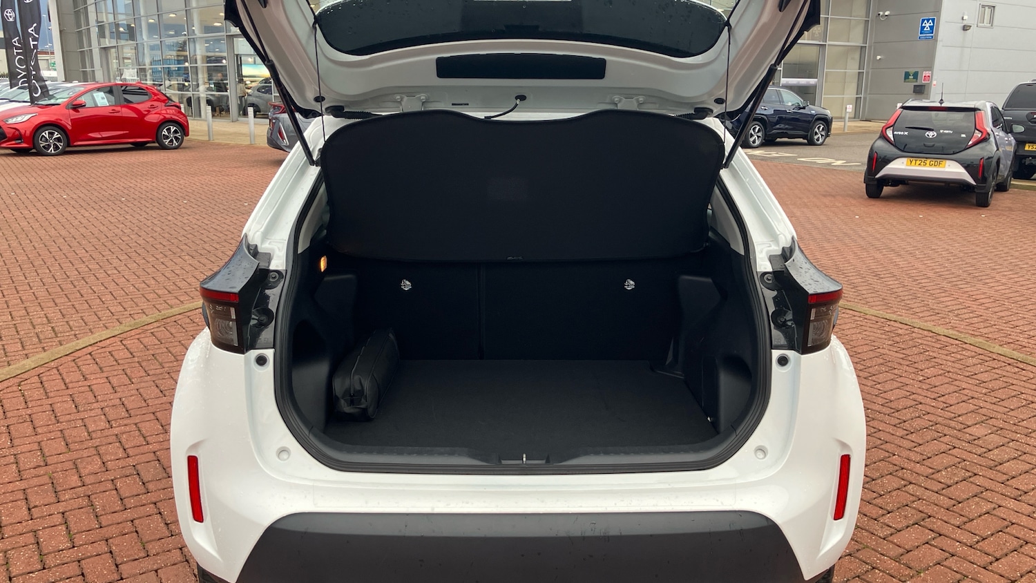 Used Toyota Yaris Cross 2024 for sale - 76980772: Photo 14