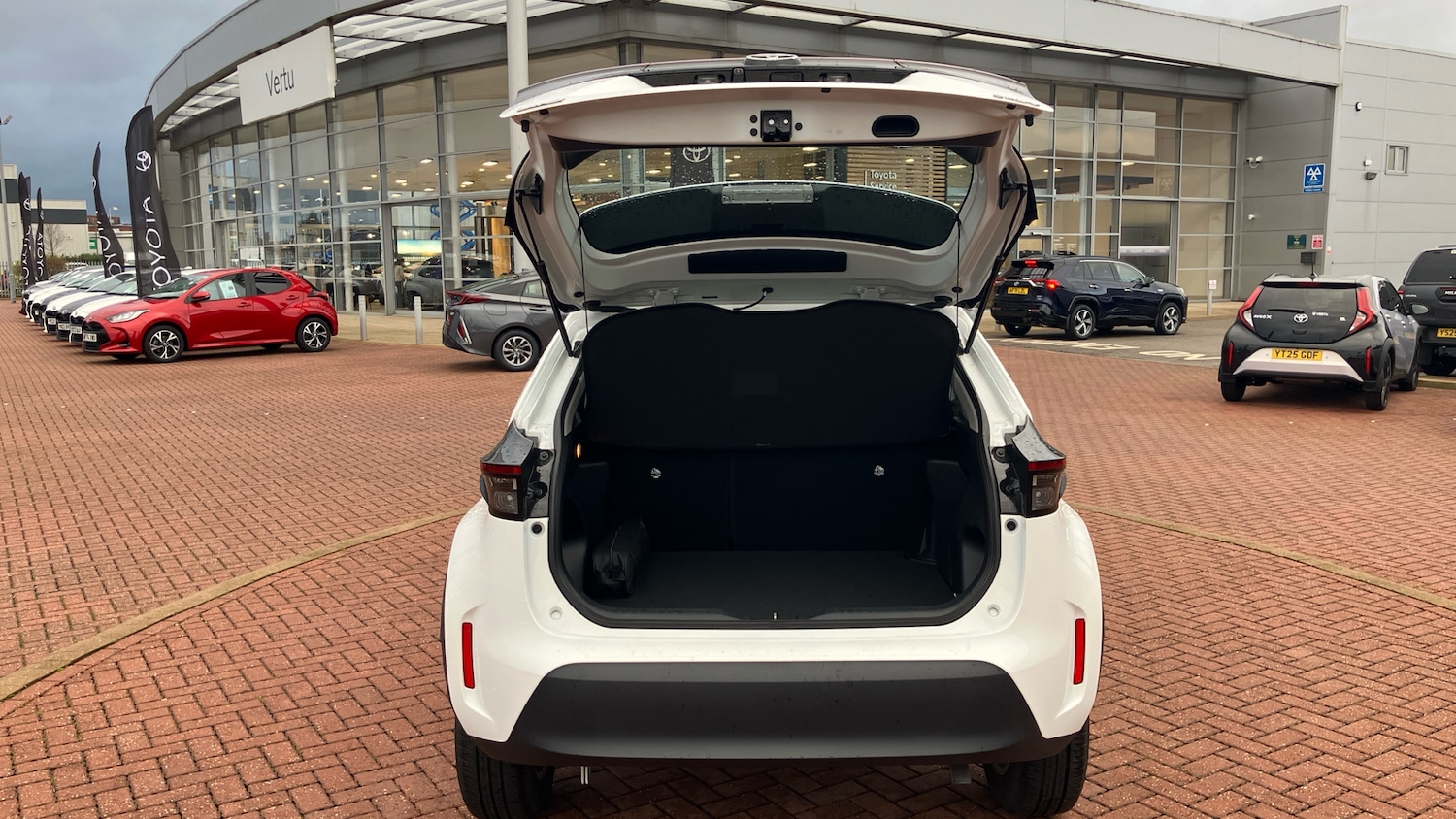 Used Toyota Yaris Cross 2024 for sale - 76980772: Photo 33