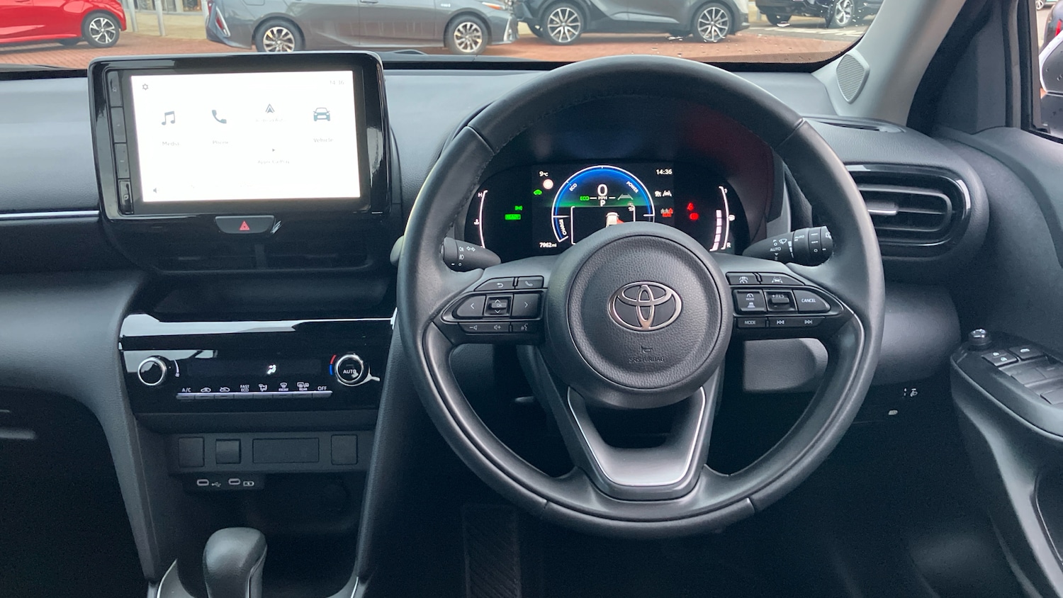 Used Toyota Yaris Cross 2024 for sale - 76980772: Photo 6
