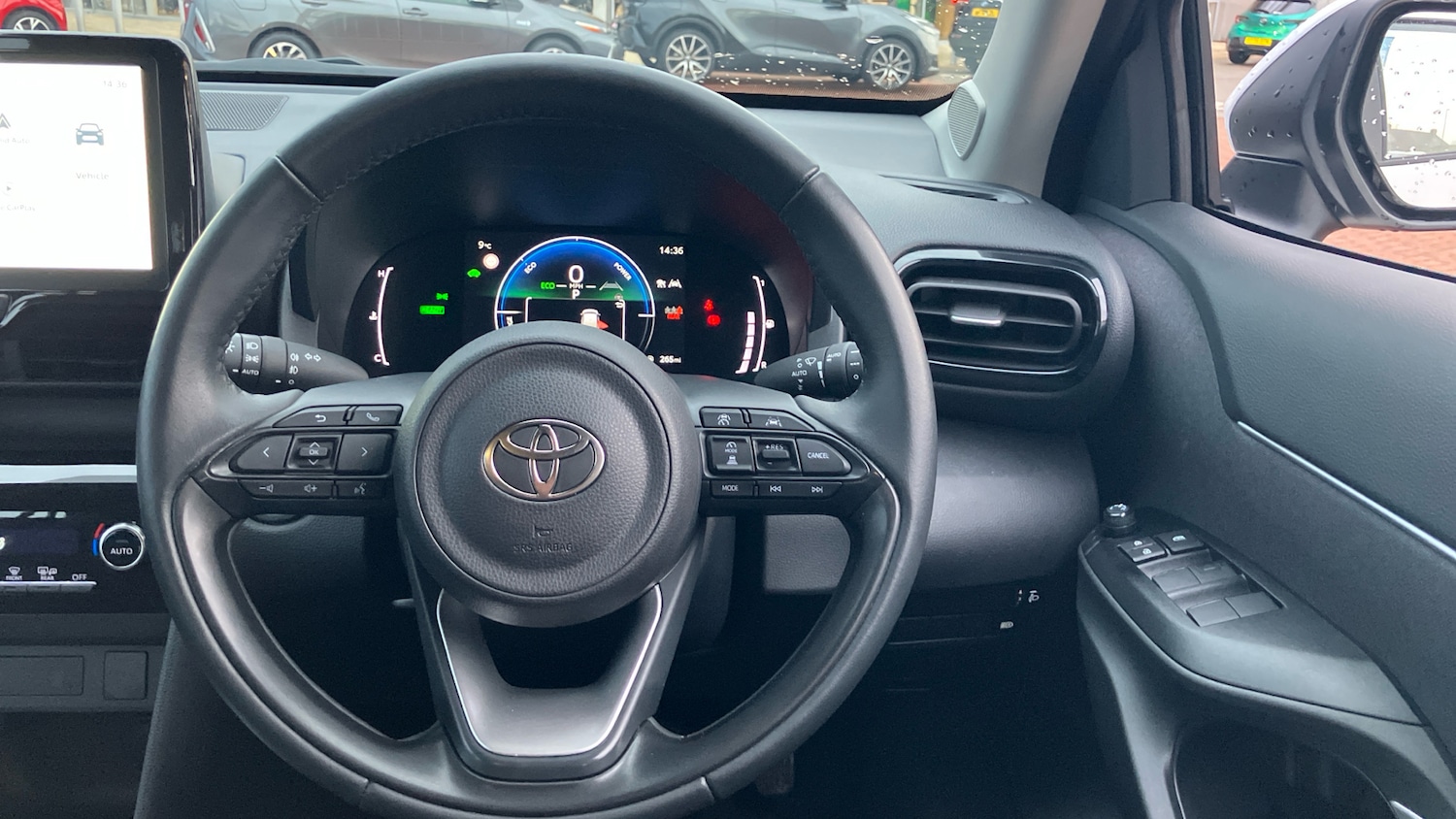 Used Toyota Yaris Cross 2024 for sale - 76980772: Photo 8